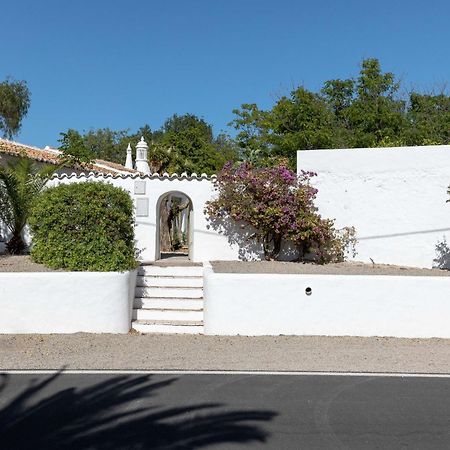 Amago Guesthouse Santa Barbara de Nexe Exterior photo